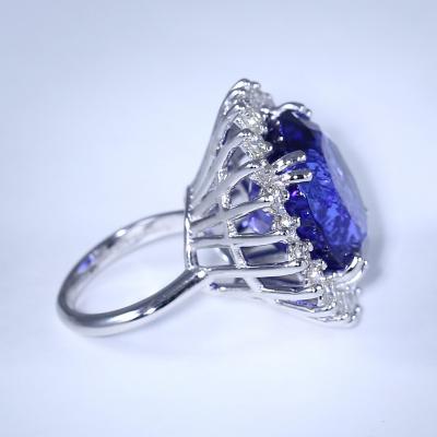 Bague en or blanc avec tanzanite (certifiée GIA) et diamants 2