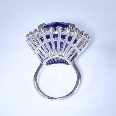 Bague en or blanc avec tanzanite (certifiée GIA) et diamants 2