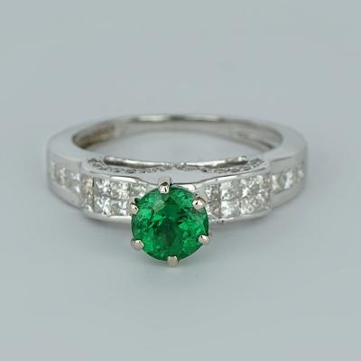 Bague en or blanc avec tsavorite grenat et diamants 2