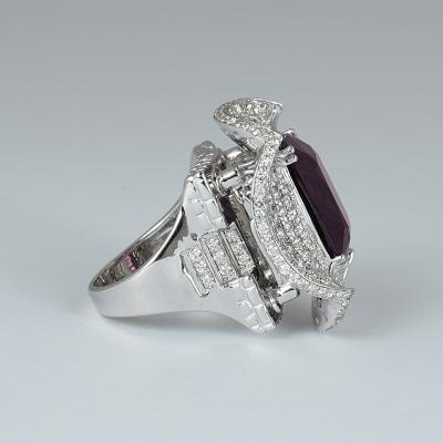 Bague en or blanc avec spinelle et diamants 2