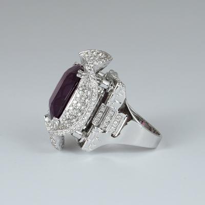 Bague en or blanc avec spinelle et diamants 2