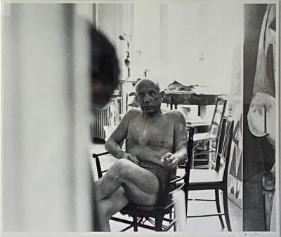 André VILLERS - Pablo Picasso in his studio, 1956 - Signed