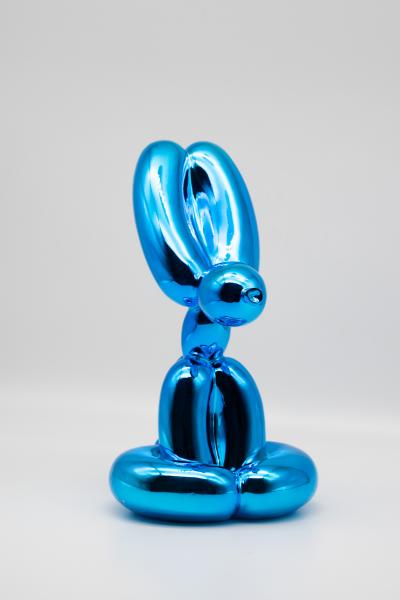 Editions Studio d’après Jeff Koons - Sitting Balloon Dog (Bleu) - Sculpture 2