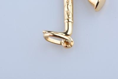 Pendentif saxophone en or jaune 2