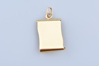 Pendentif parchemin d’amour en or jaune 2