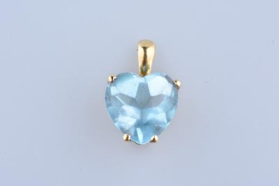 Pendentif coeur APM en or jaune sertie d’un topaze de 3.75 carat. 2