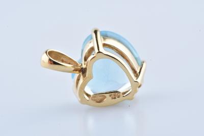 Pendentif coeur APM en or jaune sertie d’un topaze de 3.75 carat. 2