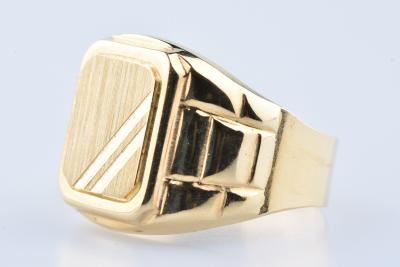 Bague chevalière homme en or jaune 2