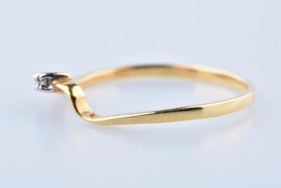 Bague trilogie en or jaune 18 carats sertie de 3 diamant rond brillant de 0.03 carat au total 2