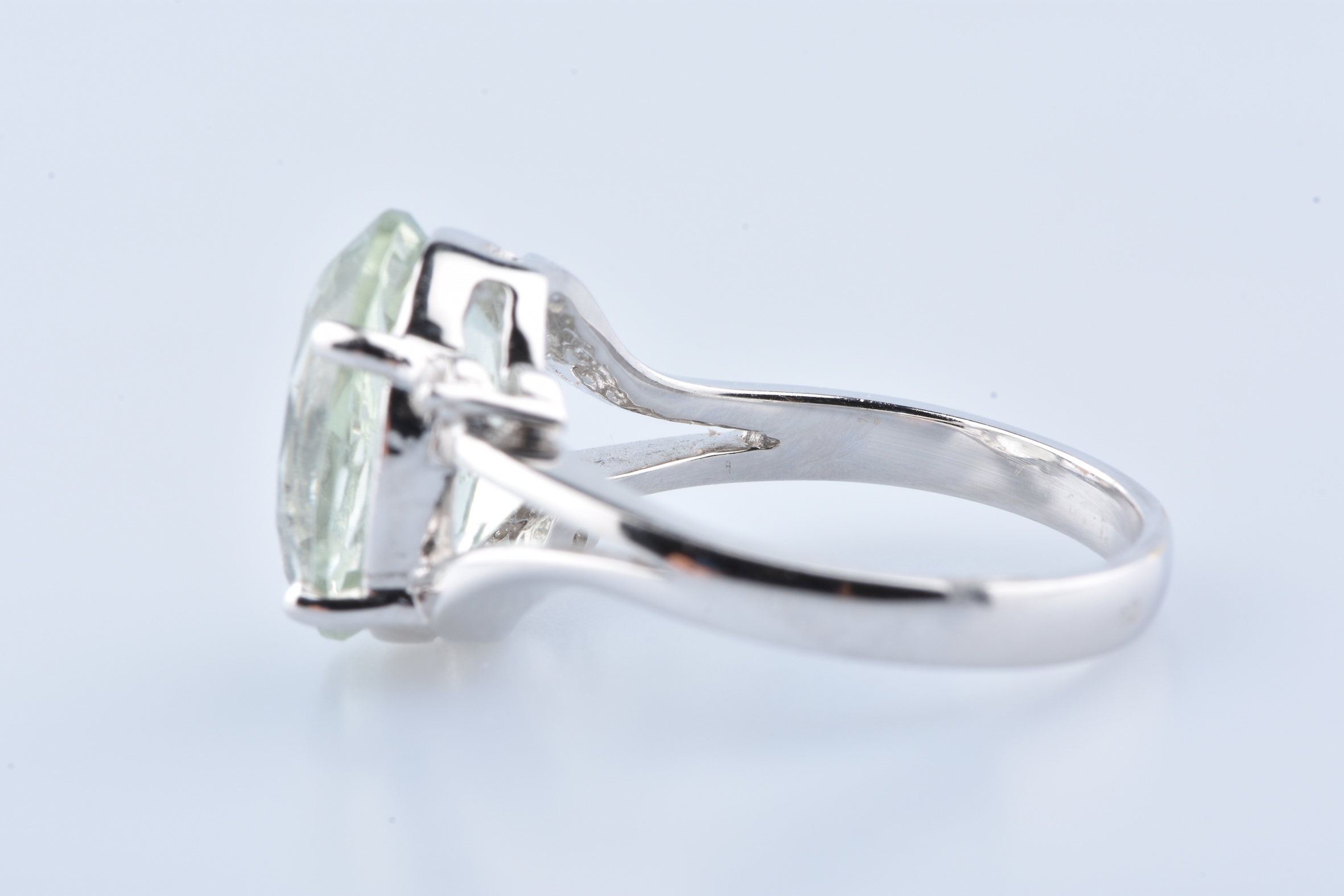 Bague Or Blanc 18 Carats Avec 2 Diamants - Taille 53.5 - Style Art Déco