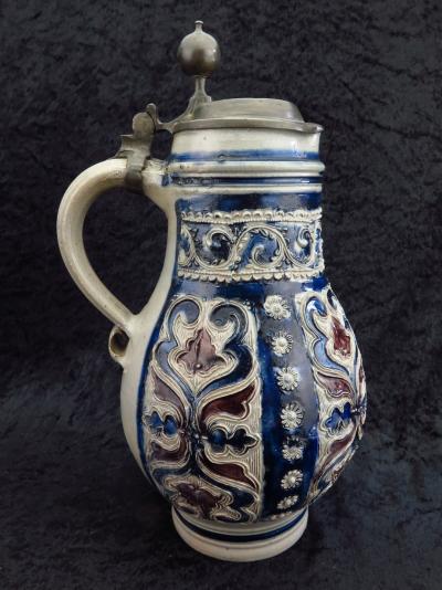 Cruche en forme de poire décorée du Westerwald (Birne krug) 2