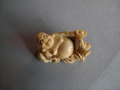 Japon - Netsuke en ivoire représentant Bouddha, première moitié du XXème siècle 2