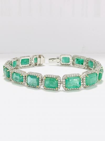 950 platinum bracelet 32.43 emeralds 3.28 diamonds 2