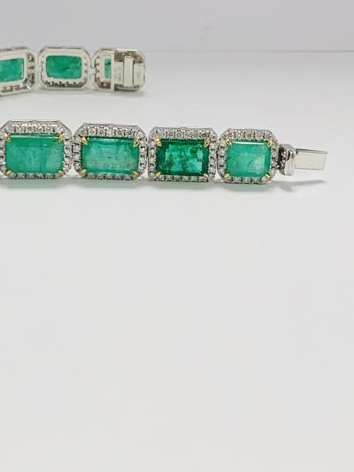 950 platinum bracelet 32.43 emeralds 3.28 diamonds 2