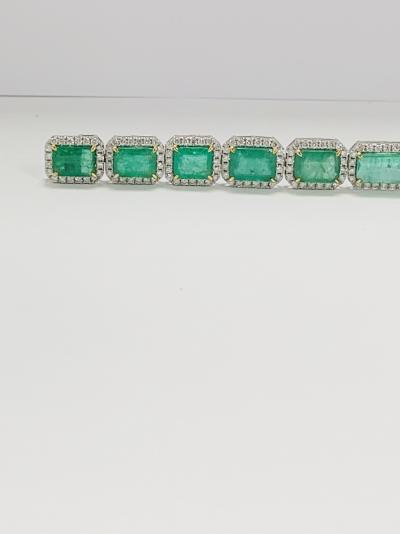950 platinum bracelet 32.43 emeralds 3.28 diamonds 2