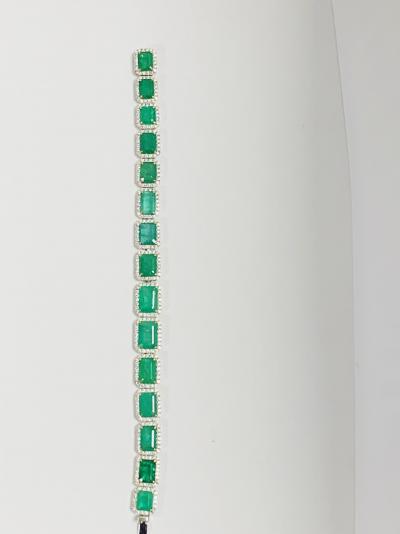 950 platinum bracelet 32.43 emeralds 3.28 diamonds 2