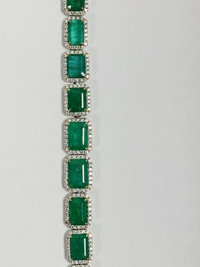 950 platinum bracelet 32.43 emeralds 3.28 diamonds 2