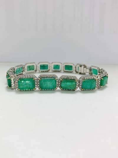 950 platinum bracelet 32.43 emeralds 3.28 diamonds 2