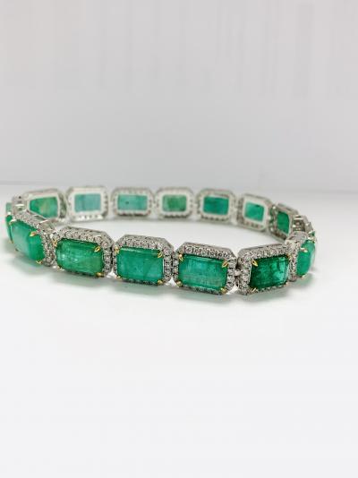 950 platinum bracelet 32.43 emeralds 3.28 diamonds 2