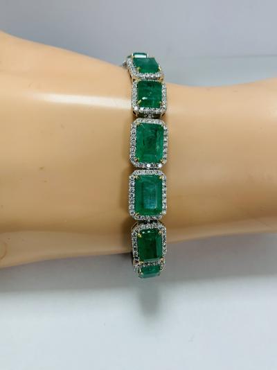950 platinum bracelet 32.43 emeralds 3.28 diamonds 2
