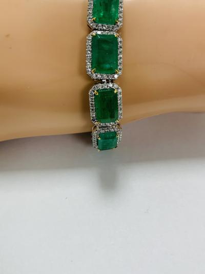 950 platinum bracelet 32.43 emeralds 3.28 diamonds 2