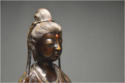 Grande représentation de Kannon en bronze et émaux cloisonnés, Japon, Fin de l’Ère Meiji 2