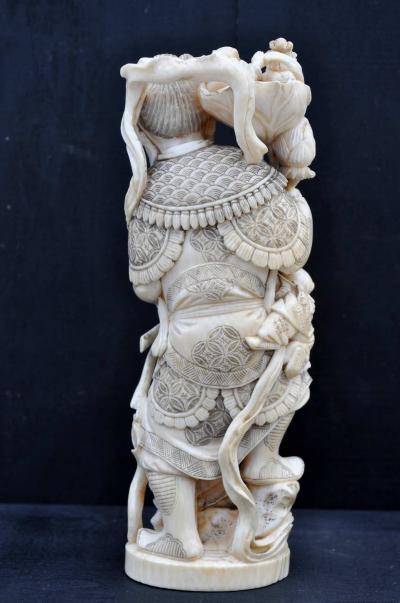 Japon - Groupe en ivoire,  fin du XIXème siècle 2
