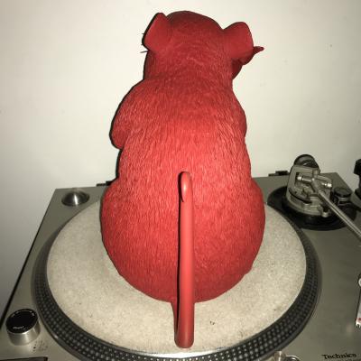 BANKSY (d’après) - Love rat (red) - Sculpture en polymère 2