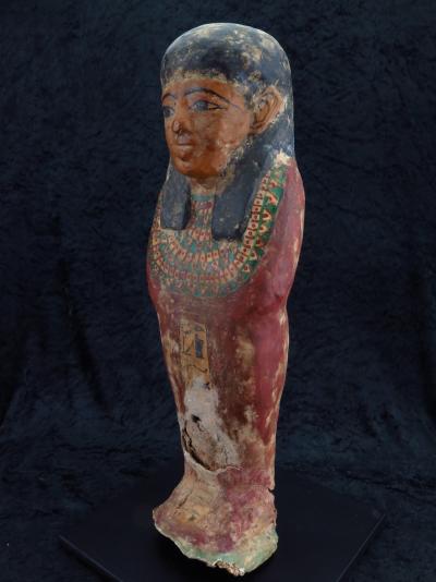 Égypte - Ancien sarcophage en stuc décoré 2