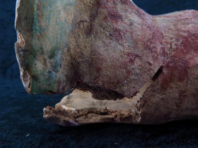 Égypte - Ancien sarcophage en stuc décoré 2