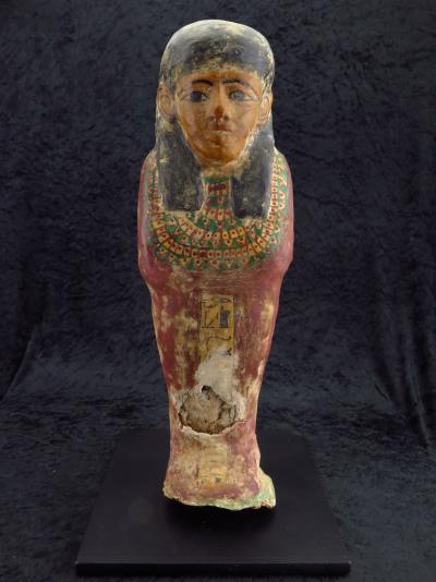 Égypte - Ancien sarcophage en stuc décoré 2