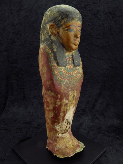 Égypte - Ancien sarcophage en stuc décoré 2