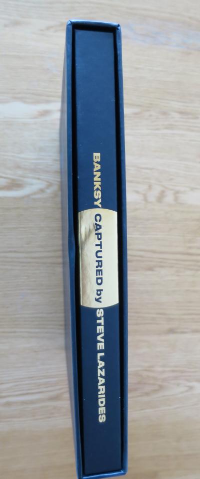 Steve LAZARIDES - Banksy Captured [Deluxe Black Limited Edition], 2020 - Livre d’artiste 2