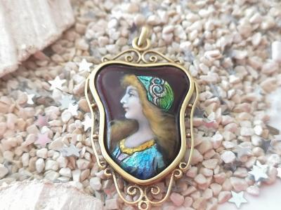 Antique 18K yellow gold pendant with Limoges enamel signed 2