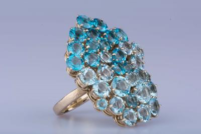 Bague en or jaune et topazes 2