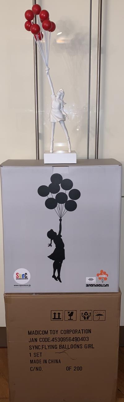 BANKSY (after) - Flying Balloons Girl, 2019 - Sculpture 2