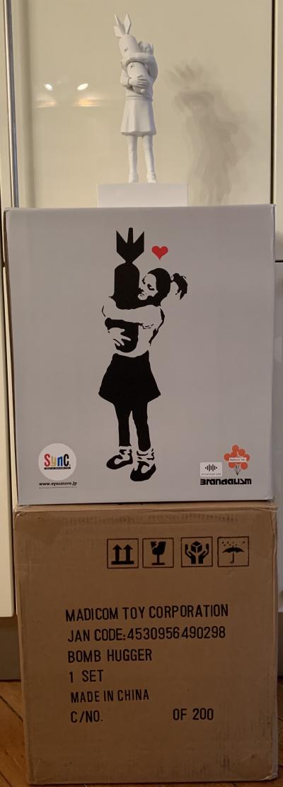 BANKSY (d’après) - Bomb Hugger, 2017 - Sculpture 2