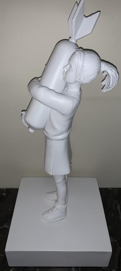 BANKSY (d’après) - Bomb Hugger, 2017 - Sculpture 2