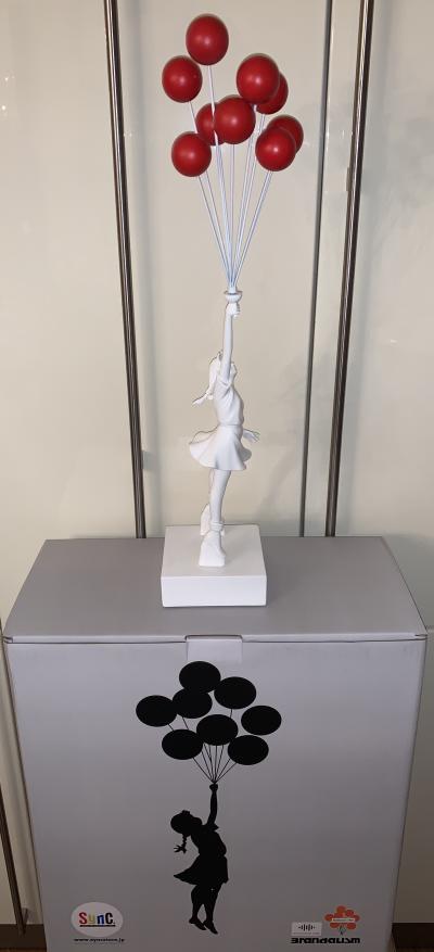BANKSY (after) - Flying Balloons Girl, 2019 - Sculpture 2