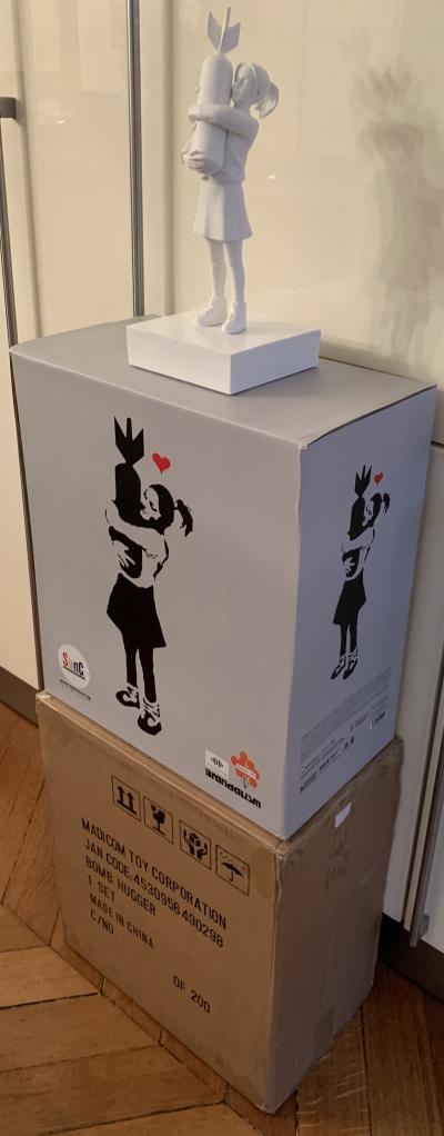 BANKSY (d’après) - Bomb Hugger, 2017 - Sculpture 2