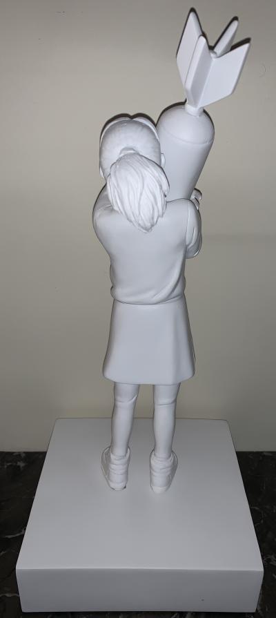 BANKSY (d’après) - Bomb Hugger, 2017 - Sculpture 2