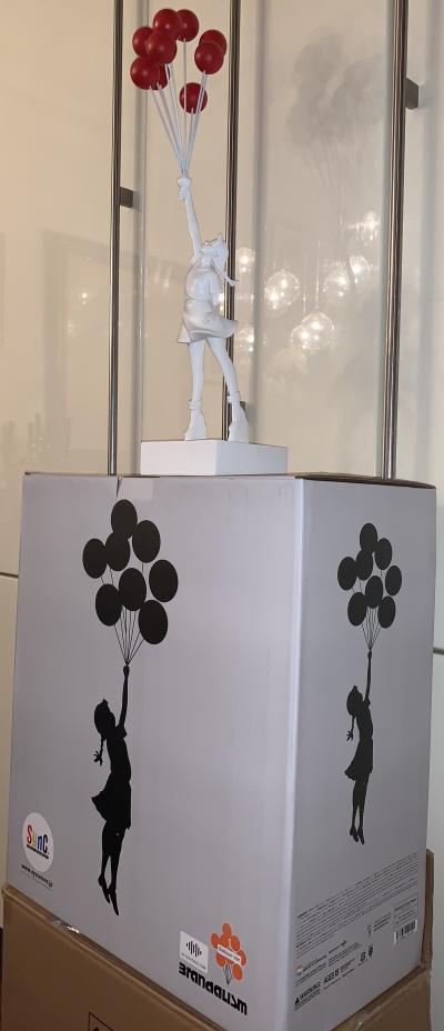BANKSY (after) - Flying Balloons Girl, 2019 - Sculpture 2