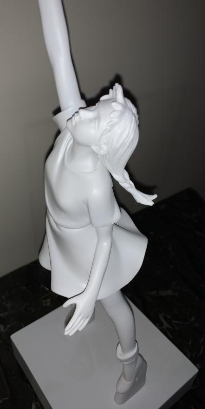 BANKSY (after) - Flying Balloons Girl, 2019 - Sculpture 2