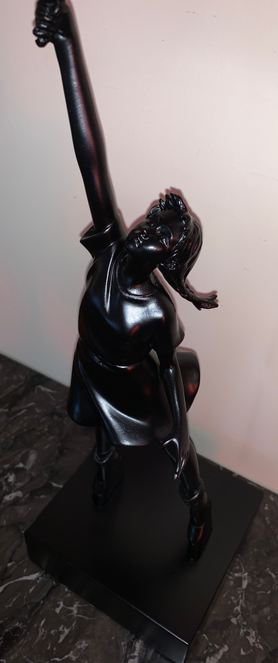 BANKSY (d’après) - Flying Balloons Girl, 2019 - Sculpture 2