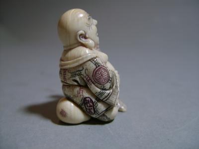 Japon - Netsuke représentant Bouddha, époque Taisho 2