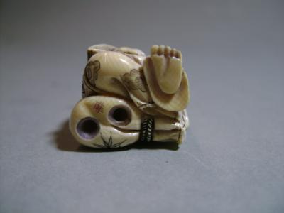 Japon - Netsuke représentant Bouddha, époque Taisho 2