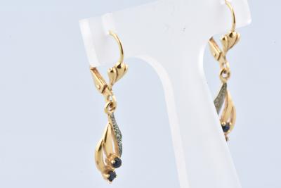 Boucles d’oreilles pendantes en plaqué or jaune et  saphirs 2