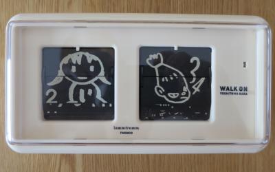 Yoshitomo NARA (d’après)  - Flip Clock  Walk on (Beige) - Horloge 2