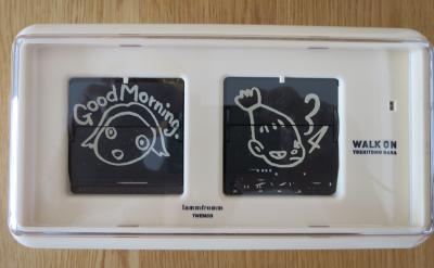 Yoshitomo NARA (d’après)  - Flip Clock  Walk on (Beige) - Horloge 2