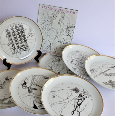 Salvador DALI (d’après)  - Les 7 Arts, 1980 - Assiettes en porcelaine 2